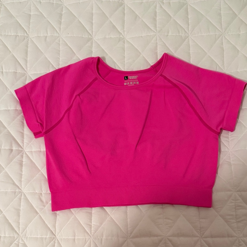 Women’s Cropped Pink Athletic Shirt